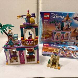 LEGO Disney Aladdin and Jasmine's Palace Adventures 41161